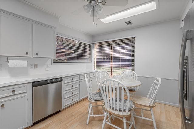 1433 Green Briar Drive, Huntsville, TX 77340