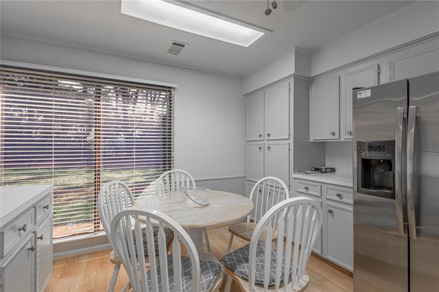 1433 Green Briar Drive, Huntsville, TX 77340