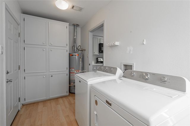 1433 Green Briar Drive, Huntsville, TX 77340