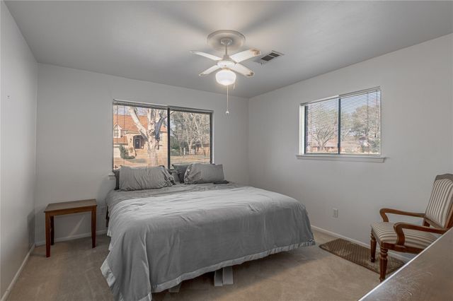 1433 Green Briar Drive, Huntsville, TX 77340