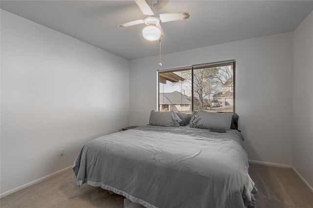 1433 Green Briar Drive, Huntsville, TX 77340