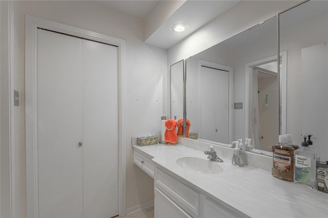 1433 Green Briar Drive, Huntsville, TX 77340