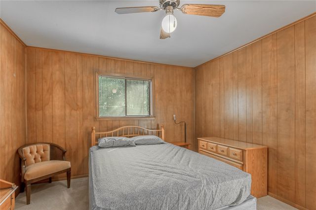 1433 Green Briar Drive, Huntsville, TX 77340