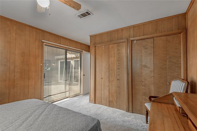 1433 Green Briar Drive, Huntsville, TX 77340