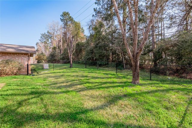 1433 Green Briar Drive, Huntsville, TX 77340