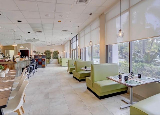 100 Bayview Dr 1423, Sunny Isles Beach, FL 33160