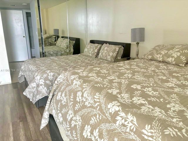 100 Bayview Dr 1423, Sunny Isles Beach, FL 33160