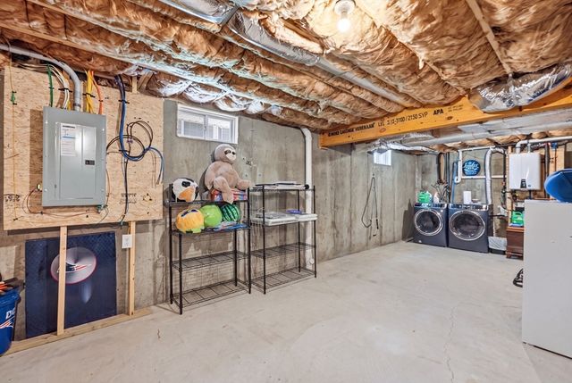 66 Riley Rd 66, Tyngsborough, MA 01879