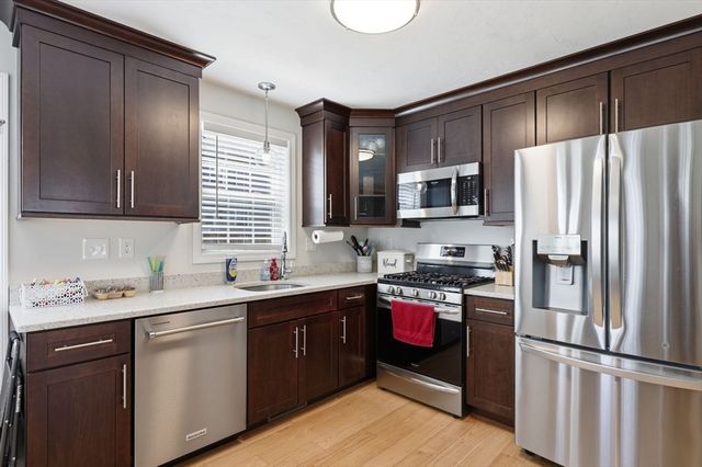 66 Riley Rd 66, Tyngsborough, MA 01879