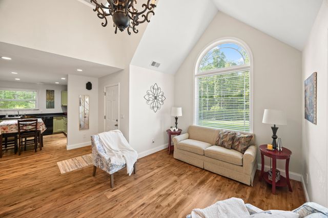 159 Honeysuckle Rd, Pikeville, TN 37367