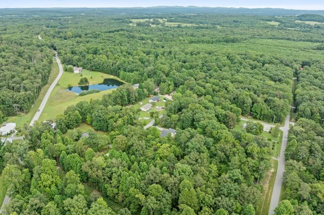 159 Honeysuckle Rd, Pikeville, TN 37367