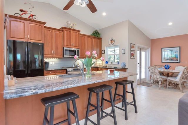 2763 BUCKHORN OAKS DRIVE, Valrico, FL 33594