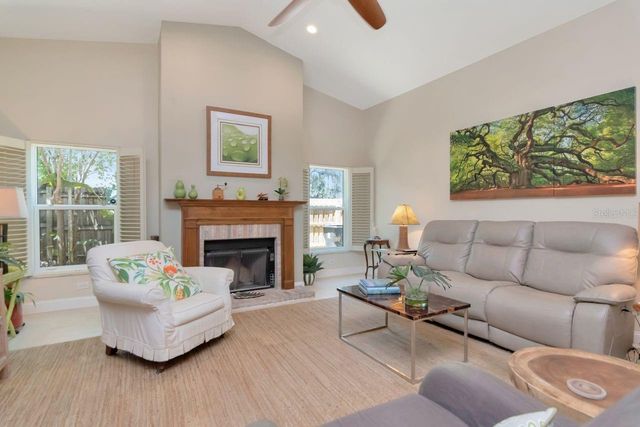 2763 BUCKHORN OAKS DRIVE, Valrico, FL 33594