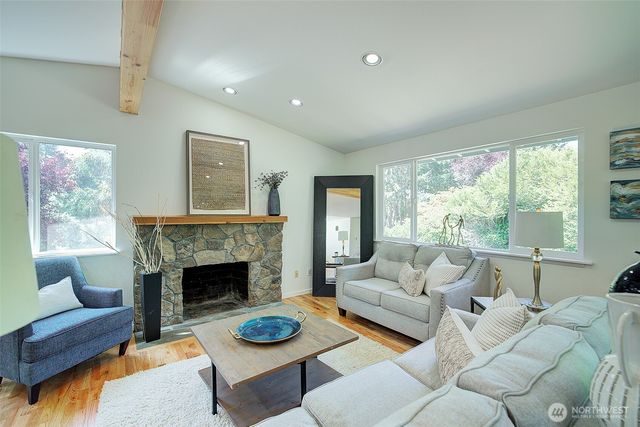 322 NW 200th Street, Shoreline, WA 98177