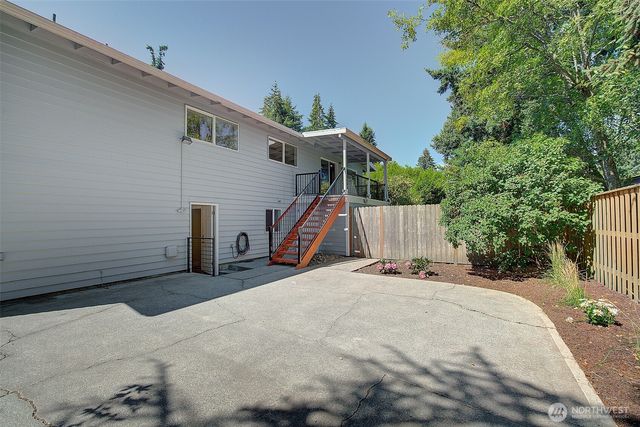 322 NW 200th Street, Shoreline, WA 98177