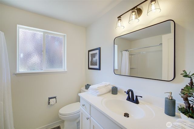 322 NW 200th Street, Shoreline, WA 98177