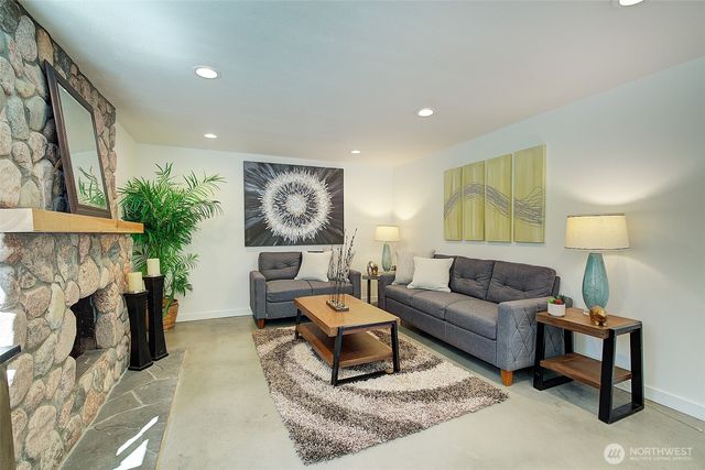 322 NW 200th Street, Shoreline, WA 98177