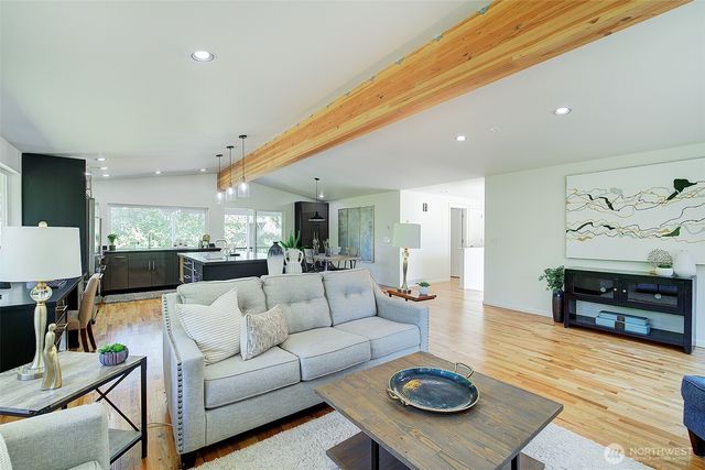 322 NW 200th Street, Shoreline, WA 98177