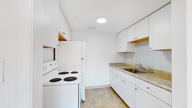 525 Highland Ave. 34, Malden, MA 02148