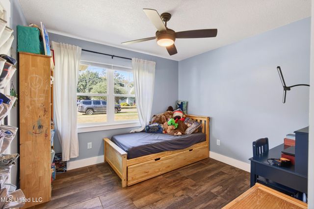 296 Holcomb Boulevard, Ocean Springs, MS 39564