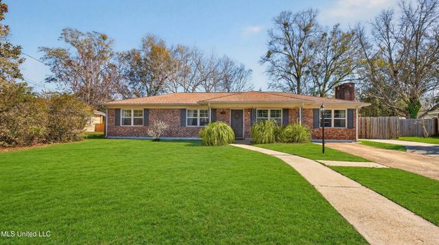 296 Holcomb Boulevard, Ocean Springs, MS 39564