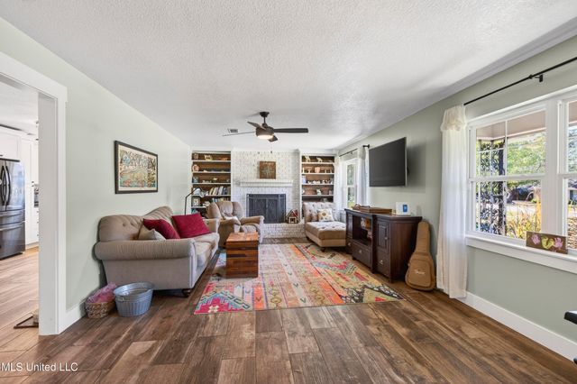 296 Holcomb Boulevard, Ocean Springs, MS 39564