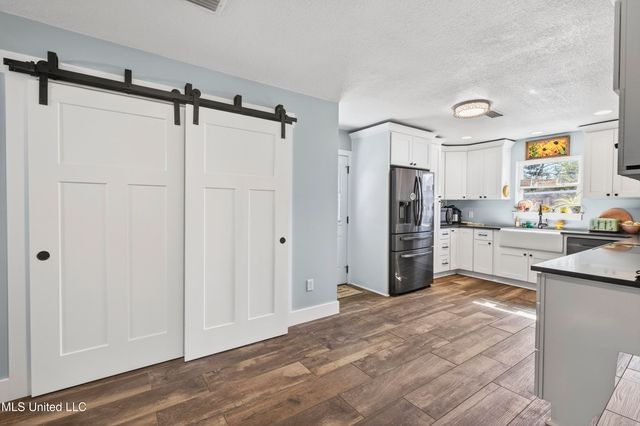 296 Holcomb Boulevard, Ocean Springs, MS 39564