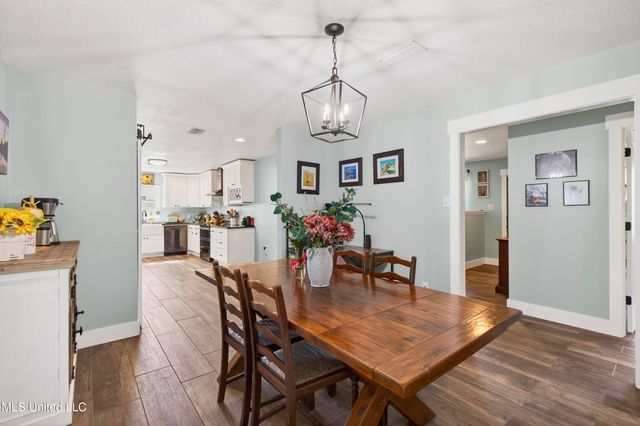 296 Holcomb Boulevard, Ocean Springs, MS 39564