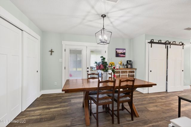 296 Holcomb Boulevard, Ocean Springs, MS 39564