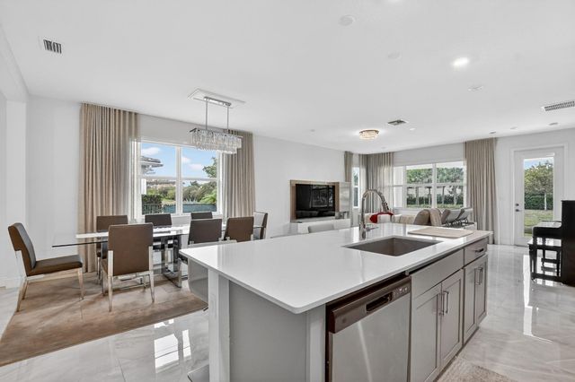 4321 Marina Way, Deerfield Beach, FL 33064