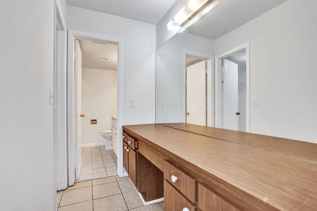 9273 SW 8th Street 117, Boca Raton, FL 33428