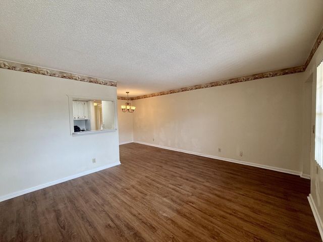 32 Kingswood B, West Palm Beach, FL 33417