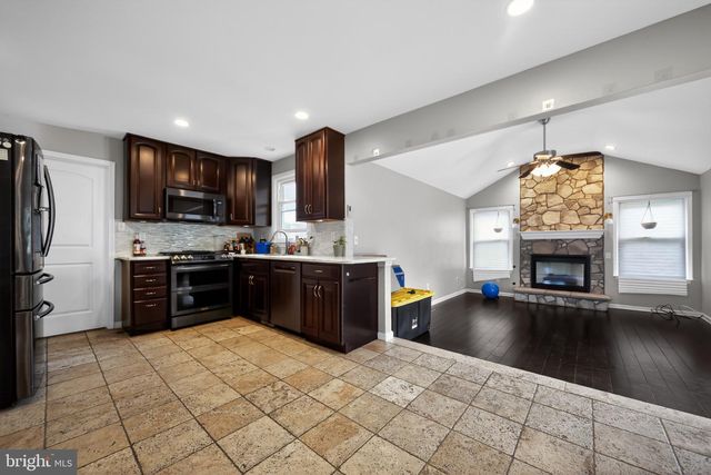 16 WHITEHAVEN DR, Lumberton, NJ 08048