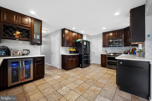16 WHITEHAVEN DR, Lumberton, NJ 08048