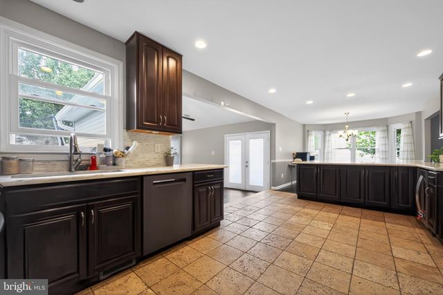 16 WHITEHAVEN DR, Lumberton, NJ 08048