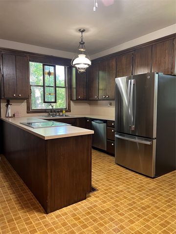 505 N Elm Street, Comanche, TX 76442