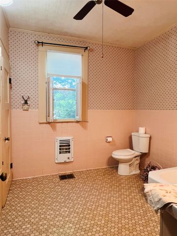 505 N Elm Street, Comanche, TX 76442
