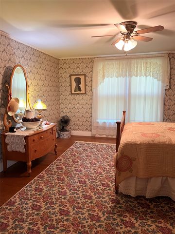 505 N Elm Street, Comanche, TX 76442
