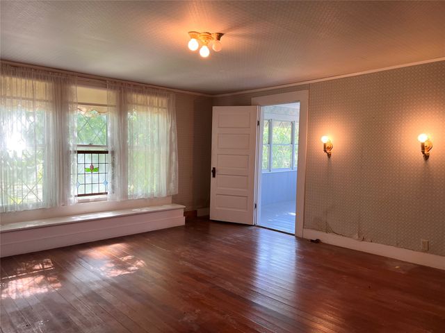 505 N Elm Street, Comanche, TX 76442