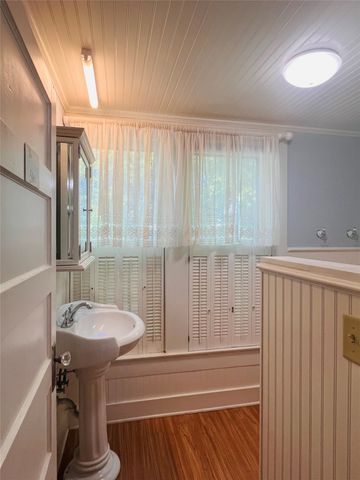 505 N Elm Street, Comanche, TX 76442