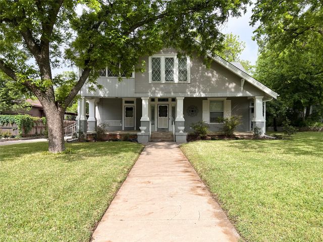 505 N Elm Street, Comanche, TX 76442