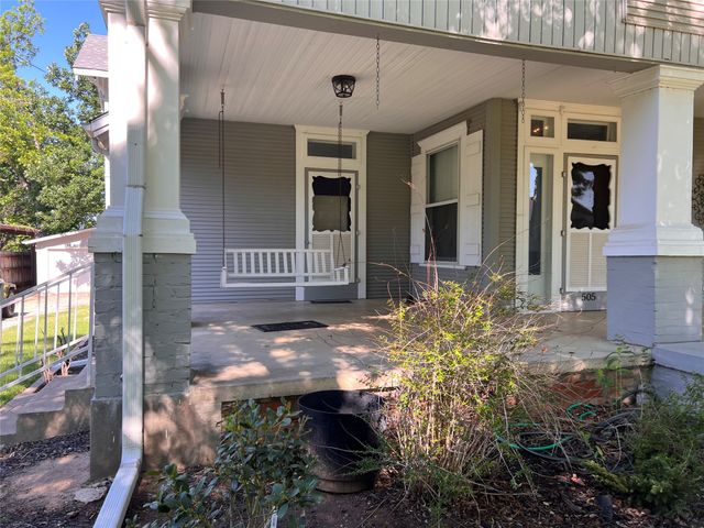 505 N Elm Street, Comanche, TX 76442