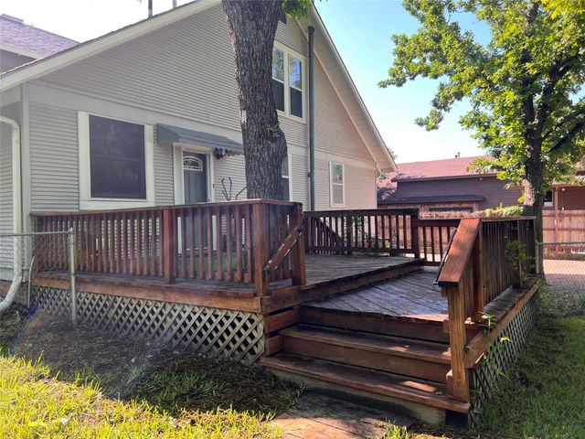 505 N Elm Street, Comanche, TX 76442