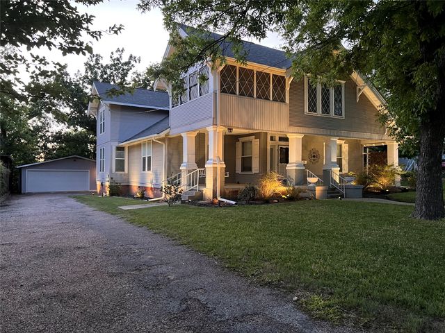 505 N Elm Street, Comanche, TX 76442