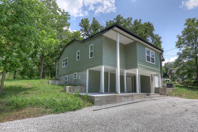 1028 Woodland Avenue, Joplin, MO 64801