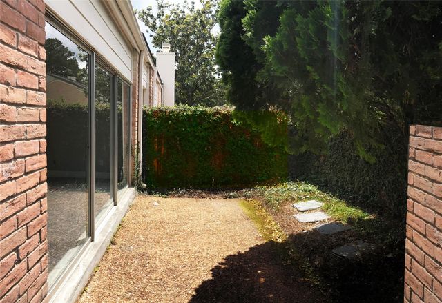 12625 Memorial Drive 30, Houston, TX 77024