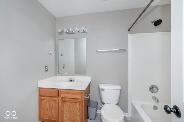 5067 Clay Creek Lane, Plainfield, IN 46168