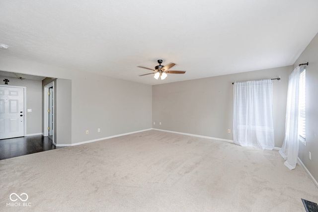 5067 Clay Creek Lane, Plainfield, IN 46168