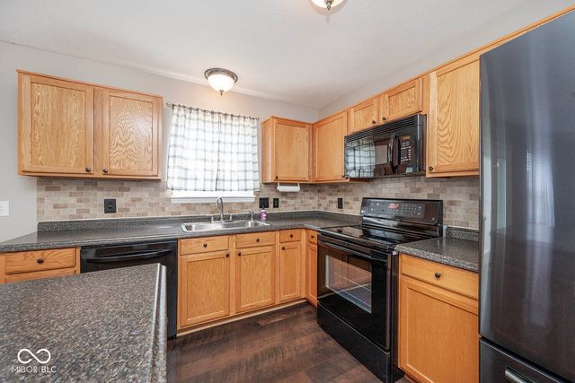5067 Clay Creek Lane, Plainfield, IN 46168