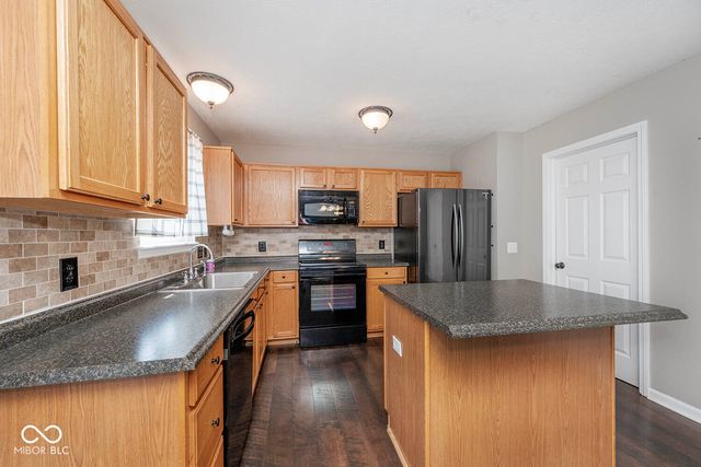5067 Clay Creek Lane, Plainfield, IN 46168